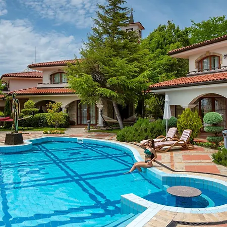 Helena Vip And Villa