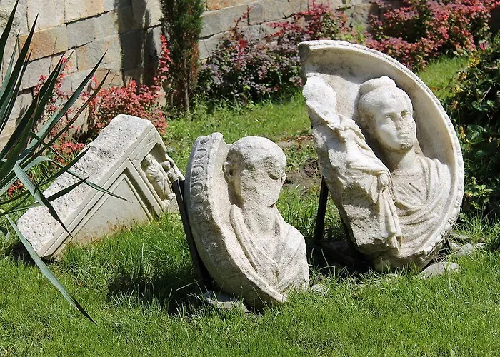 Helena Vip And Villa *