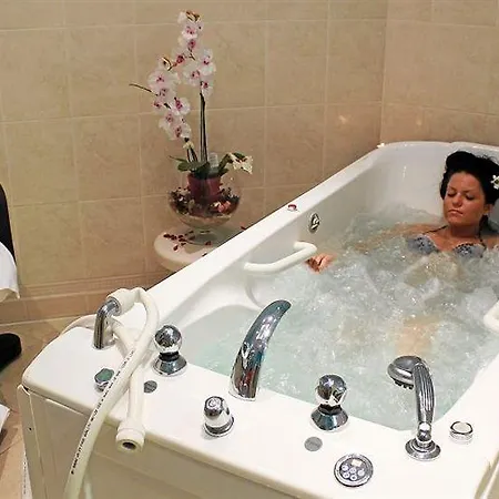 Helena Vip And Villa