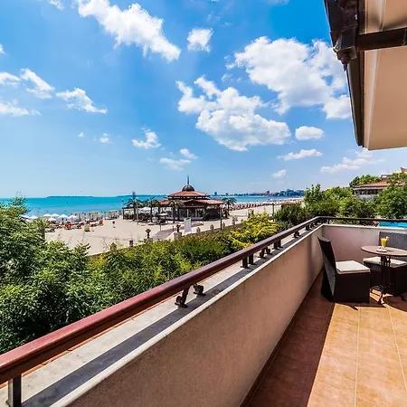 Helena Vip And Villa *