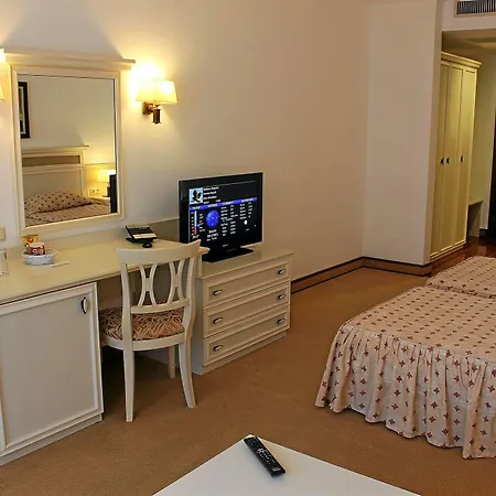 Helena Vip And Sunny Beach