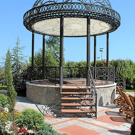 Helena Vip And 阳光海滩