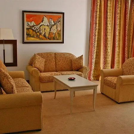 Helena Vip And Vilă