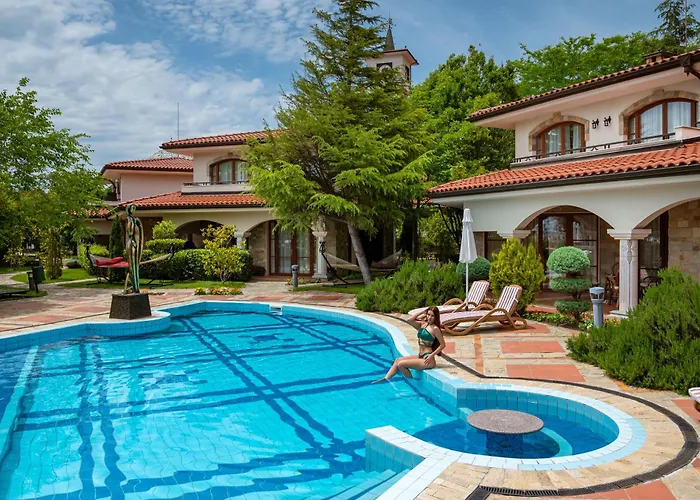 Helena Vip And Villa